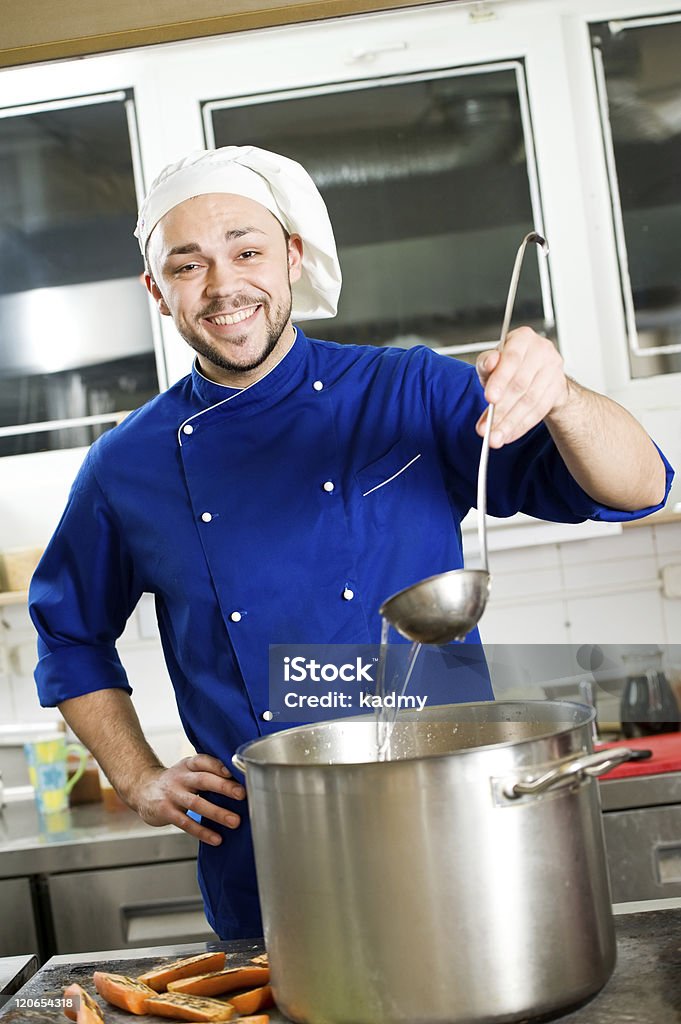chef con Cucchiaio dosatore - Foto stock royalty-free di Abbigliamento