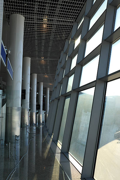 istock International airport 120660919