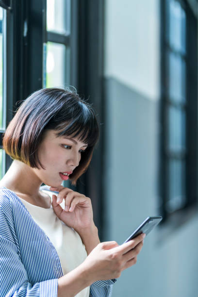istock Girl calling in Taipei 1206627673