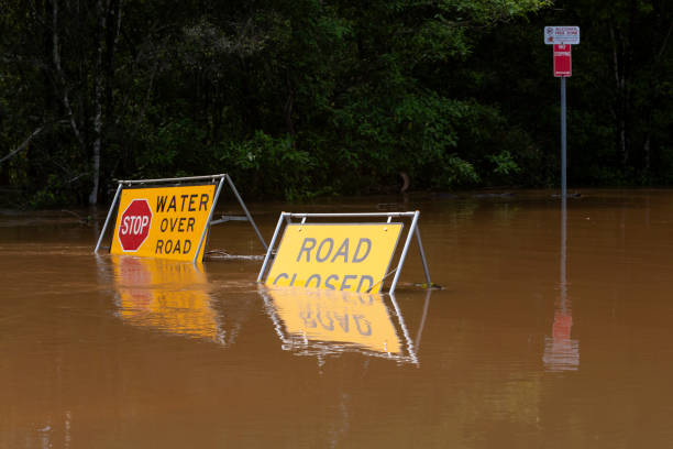 istock Flood Sign Under Water in the Lismore CBD 1206742076