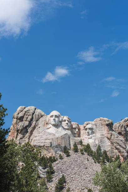 i quattro presidenti del monte rushmore in south dakota - mt rushmore national monument south dakota president day foto e immagini stock