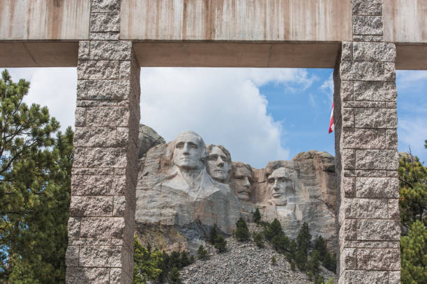 czterech prezydentów w mount rushmore w południowej dakocie - mt rushmore national monument south dakota president day zdjęcia i obrazy z banku zdjęć