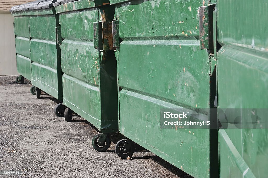 Spazzatura Dumpsters - Foto stock royalty-free di Ambientazione esterna