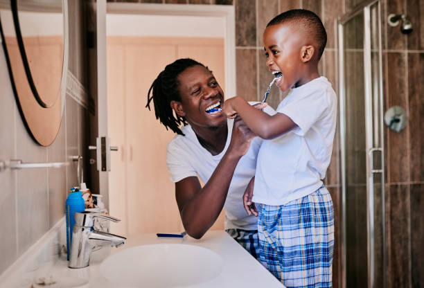 te has pillado muy rápido. - cepillar los dientes fotografías e imágenes de stock