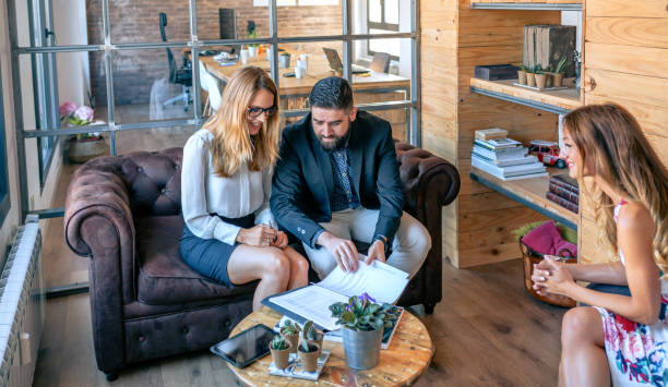 istock Businesspeople having an informal work meeting 1206819127