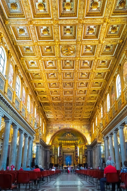 interno della basilica di santa maria maggiore - cambio di marcia foto e immagini stock