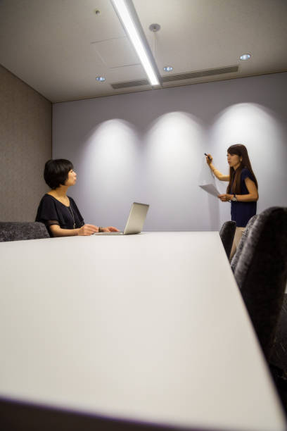 istock Business women in Japan 1206910112