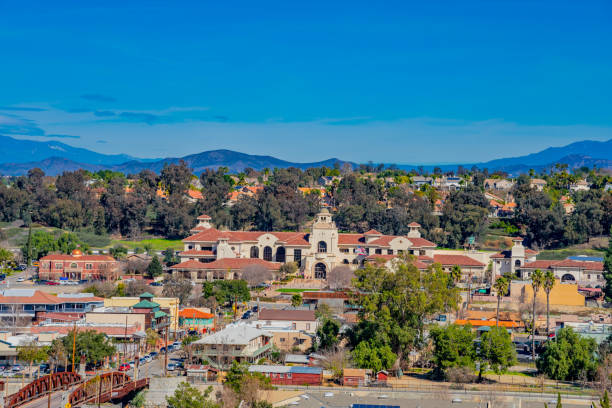 テメキュラcaのワインカントリータウンの概要 - temecula riverside county california southern california ストックフォトと画像