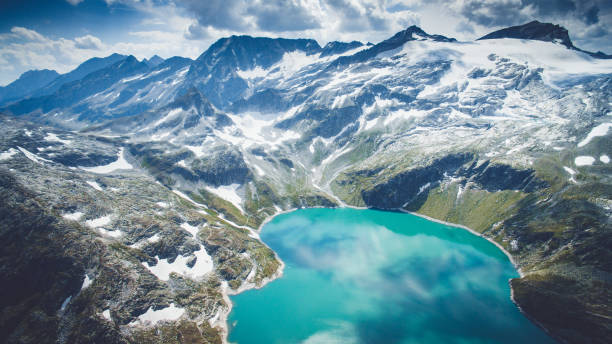 vista aerea del panorama mondiale del ghiacciaio weißsee nel parco nazionale hohe tauren. austria, tirolo, lago chiamato weisssee a kaunertal, alpi austriache. - european alps flower north tirol holiday foto e immagini stock