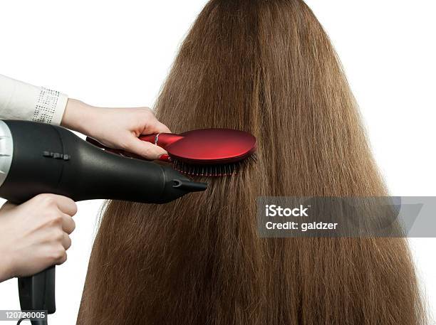 La Ragazza Con Capelli Lunghi Hairdress Stack - Fotografie stock e altre immagini di Adulto - Adulto, Asciugacapelli, Asciugatrice