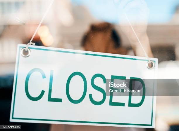 Well Be Right Back With More Of Your Favourites Stock Photo - Download Image Now - Closed Sign, Closing, Closed
