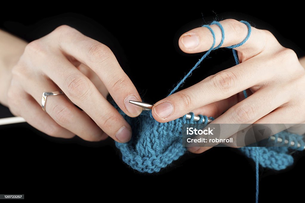 Hände einer jungen Frau Stricken - Lizenzfrei Bastelarbeit Stock-Foto