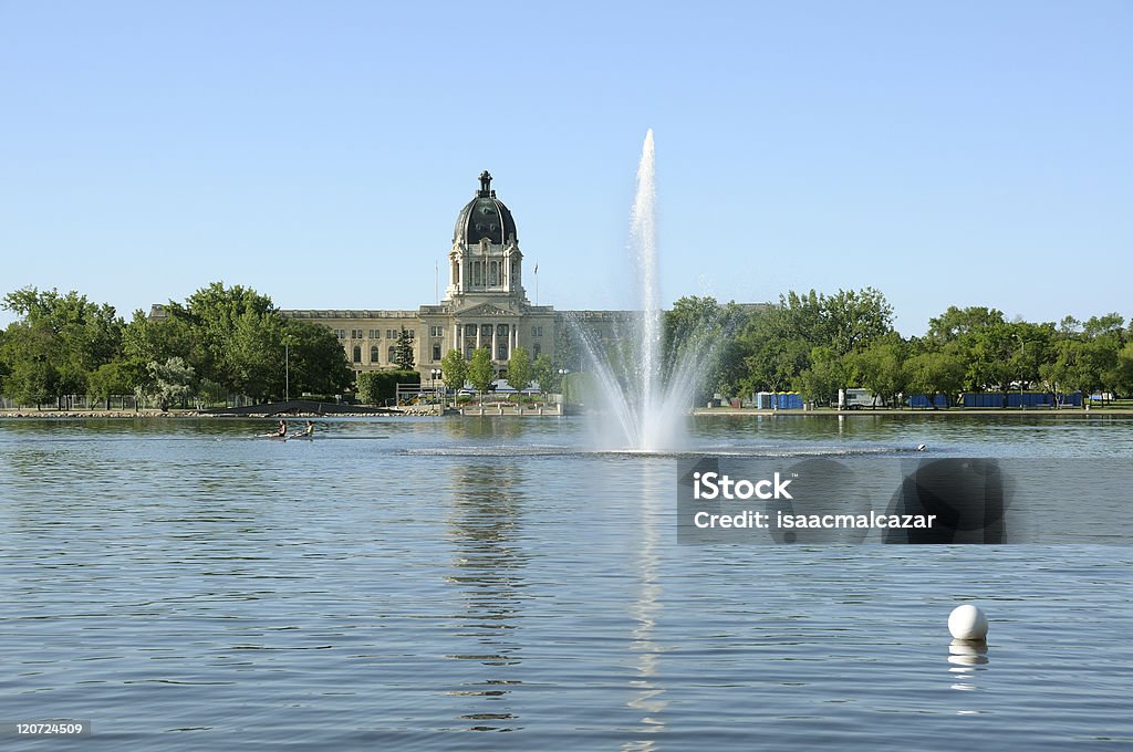 Gobernment bâtiment et fountain.Regina - Photo de Regina libre de droits