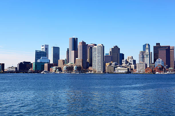 skyline von boston - clear sky urban scene boston massachusetts stock-fotos und bilder