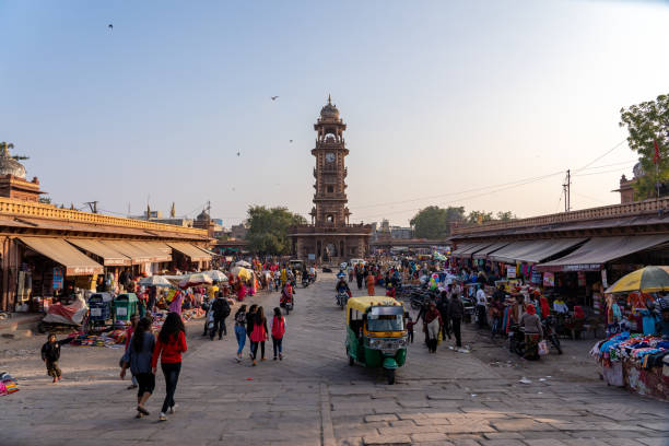 인도 조드푸르의 사르다르 마켓 시계탑 - sardar market 뉴스 사진 이미지