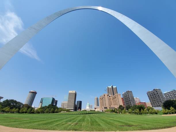 istock St. Louis Arch and Capital wide angled 1207271894