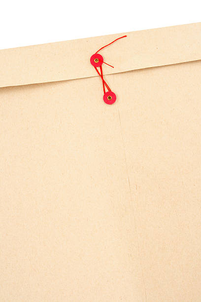 busta di manila con rosso stringa - envelope file internal mail envelope string foto e immagini stock