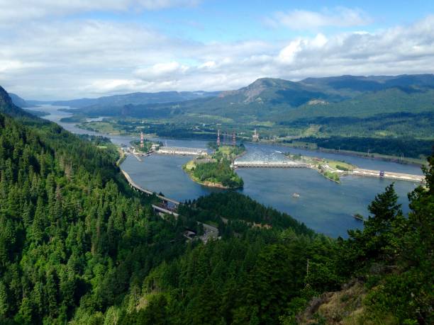 istock Bonneville Dam in Oregon 1207304608