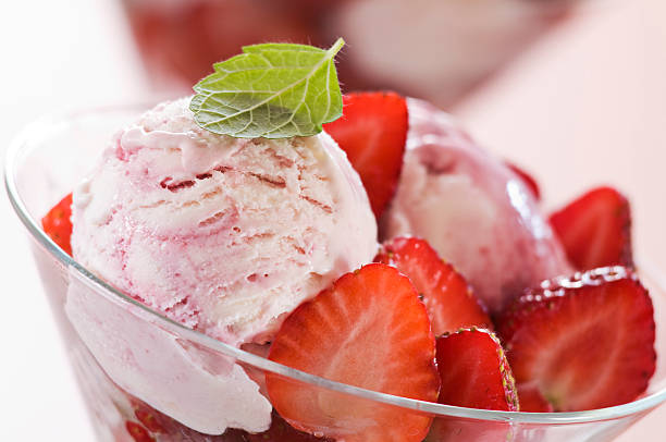 istock Strawberry ice cream in a glass 120733090