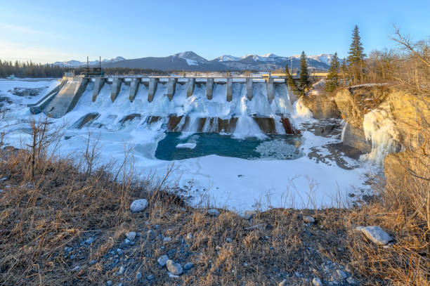 istock Seebe Hydroelectric Dam near Exshaw 1207340560