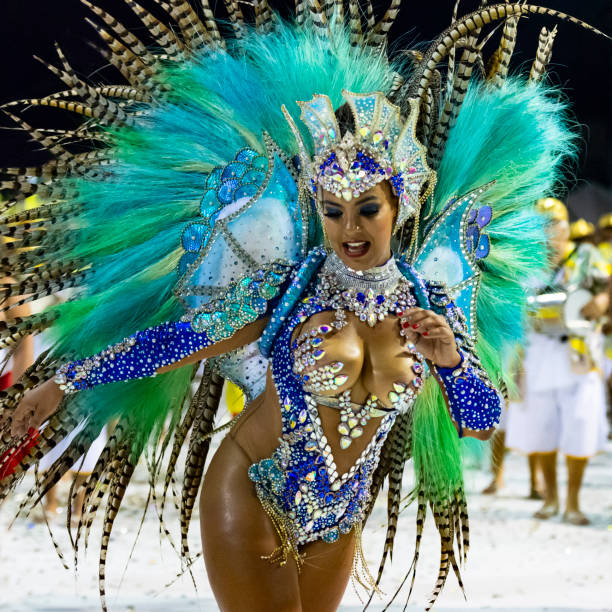 ブラジルのカーニバルの美しさ - rio de janeiro carnival samba dancing dancing ストックフォトと画像