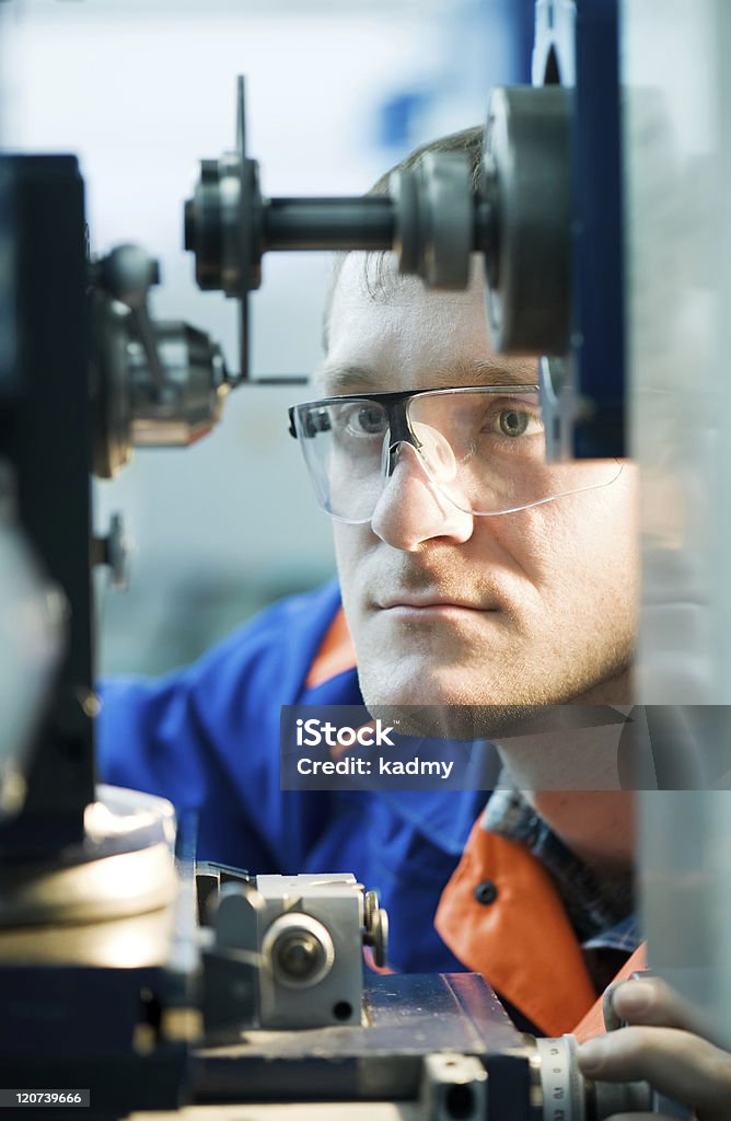 mehanician Ingenieur bei der Arbeit - Lizenzfrei Maschinenbau Stock-Foto