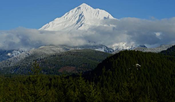 istock Mt. Hood Majestic Mystic 1207407591