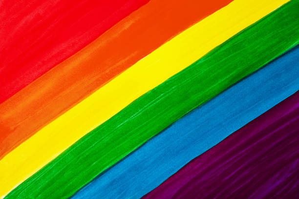Hand drawn rainbow striped watercolor background close up, LGBT community flag colors diagonal lines backdrop, LGBTQ pride art pattern, gay, lesbian etc wallpaper design, sign, symbol, text copy space dibujado a mano arco iris a rayas acuarela fondo de cerca, la bandera de la comunidad lgbt colores líneas diagonales telón de fondo, patrón de arte orgullo lgbtq, gay, lesbiana etc diseño de fondo de pantalla, signo, símbolo, espacio de copia de texto