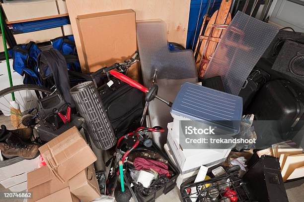 Pila De Almacenamiento Foto de stock y más banco de imágenes de Desordenado - Desordenado, Garaje, Altavoz