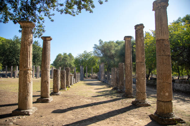 antigua olimpia, peloponeso, grecia - olympia fotografías e imágenes de stock