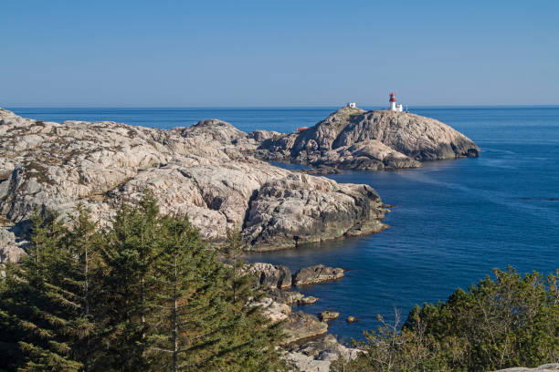 faro de lindesnes - lighthouse beacon north sea coastal feature fotografías e imágenes de stock