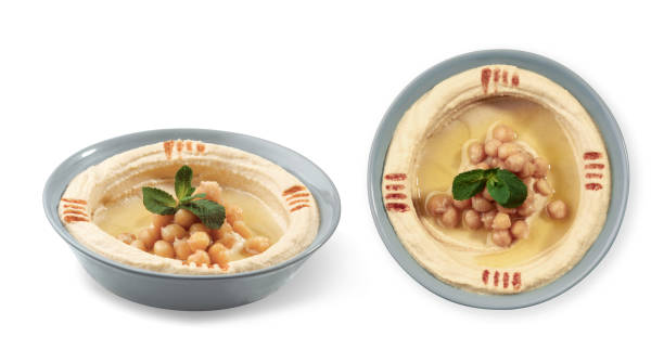 vista superiore e laterale della piastra hummus isolata su sfondo bianco - legume bean chick pea sack foto e immagini stock