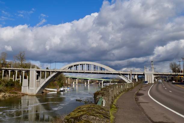 oregon city bridge 1 - west linn imagens e fotografias de stock