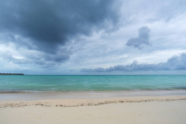 tropical storm is approaching the beach - textured nature hurricane caribbean sea imagens e fotografias de stock