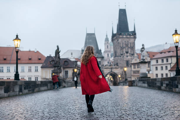 le pont charles - prague czech republic charles bridge bridge photos et images de collection