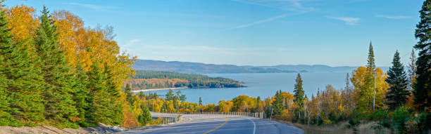 trans canada highway - spaciousness fotografías e imágenes de stock