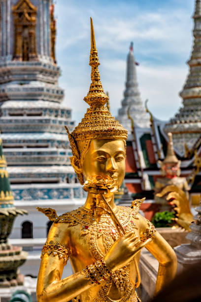estatuas tailandesas - demon statue ancient architecture fotografías e imágenes de stock