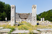 ruinen-in-yuanmingyuan-oder-yuanming-yuan.jpg?b=1&s=170x170&k=20&c=mgPrybUtH4gPUXeZ5qE4Y4yebo5js8l6tSxZcxKX0jE=