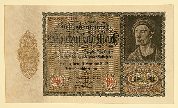 istock Antique 1922 German Y 10000 Deutsche Mark 120793832