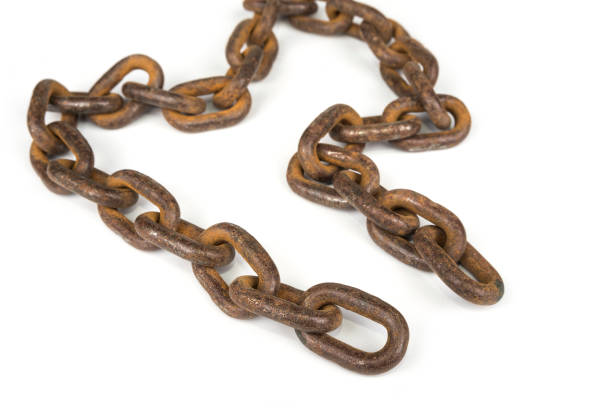 istock Closeup of seamless old rusty chain isolated on white background 1208013599
