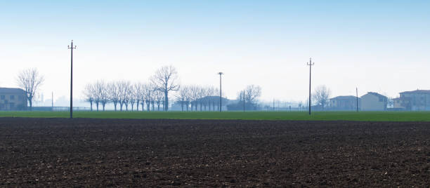 vista panorama do vale do po, pianura padana, no interior de bolonha. itália - padan plain - fotografias e filmes do acervo