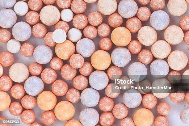 Beige Cosméticos Fondo Multicolor Rouge Pelotas De Foto de stock y más banco de imágenes de Aplicar - Aplicar, Azul, Beige