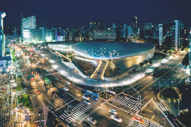 Cityscape of Seoul at dusk, South Korea Aerial shot of the Dongdaemun at night in seoul,South Korea aerial view of seoul south korea capital city stock pictures, royalty-free photos & images