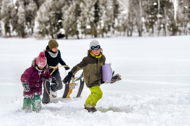 istock Family weekend in winter 1208156126