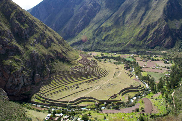 паталлакта инков руины вид с тропы инков - urubamba valley стоковые фото и изображения