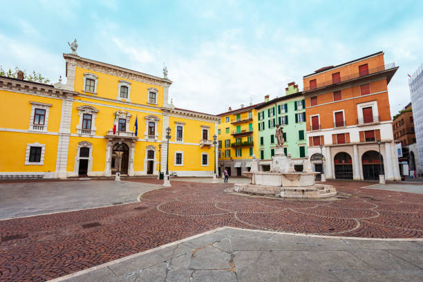 istock Market Square in Brescia 1208213256