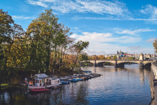 istock Autumn view of Prague Castle with bridges 1208217572