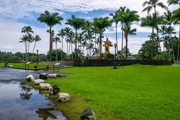 la zone de loisirs de l’état de la rivière wailoa est un parc situé à hilo, sur l’île d’hawaï, dans l’état américain d’hawaï. - hilo photos et images de collection