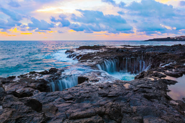 Playa de la Garita, is a very special place, and one of the wonders hidden in Telde. At one point of the promenade you’ll get to el Bufadero -the blowhole-; two large cavities in the rocks, where the ocean water flows in and out at high speed. It is called Bufadero because these rocks are hollow inside. When the tide rises, these holes \