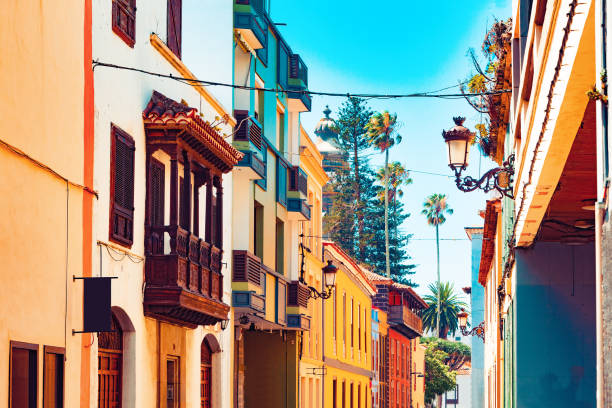 punto di riferimento e vacanze nelle spiaggia spagnole. - tenerife foto e immagini stock